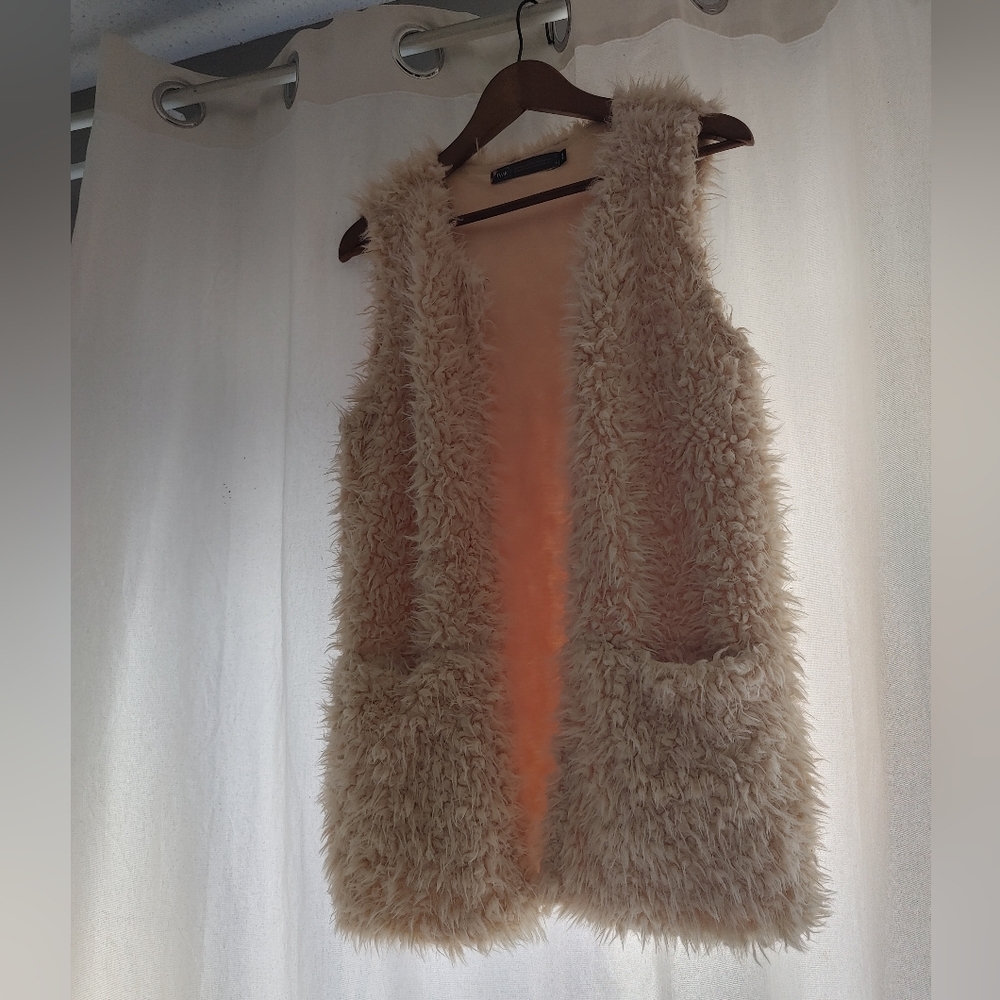 Twik Simons Fuzzy Beige Vest
